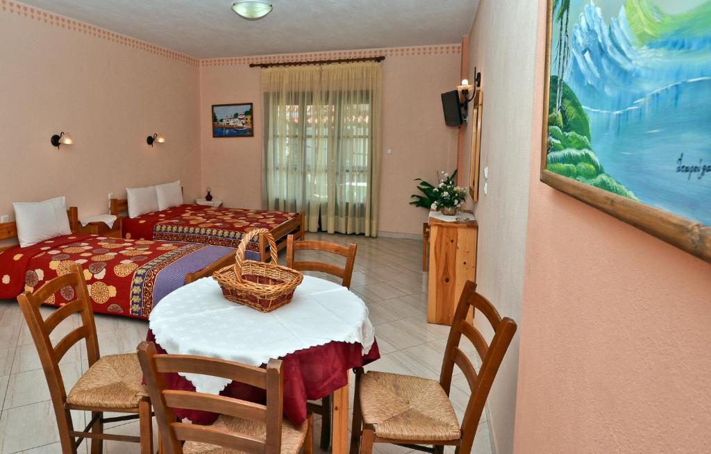 Aris Junior Studio & Apartments นิโอไกลมา ห้อง รูปภาพ