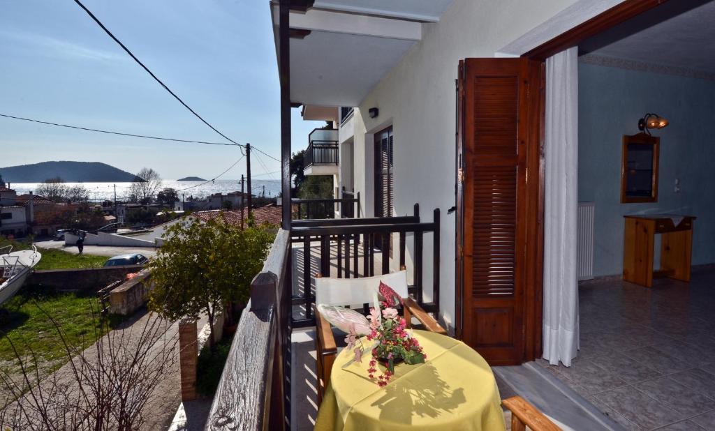 Aris Junior Studio & Apartments นิโอไกลมา ภายนอก รูปภาพ